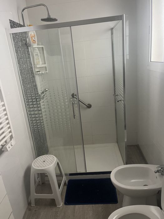 Quarto para alugar em moradia