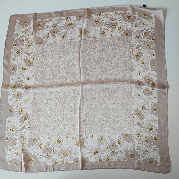 Delikatna apaszka damska