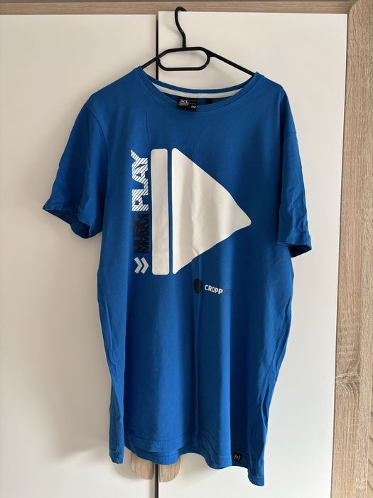 granatowy tshirt męski