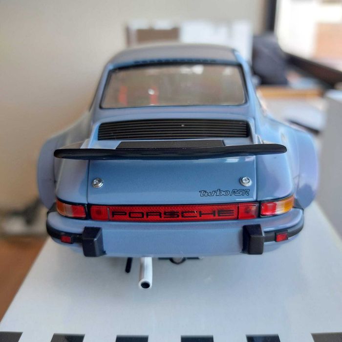 Miniatura Porsche 934 RSR Laguna Seca Sky 1976 EXOTO 1:18