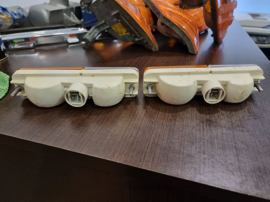 2 piscas frontais para Maserati Biturbo (novos!)