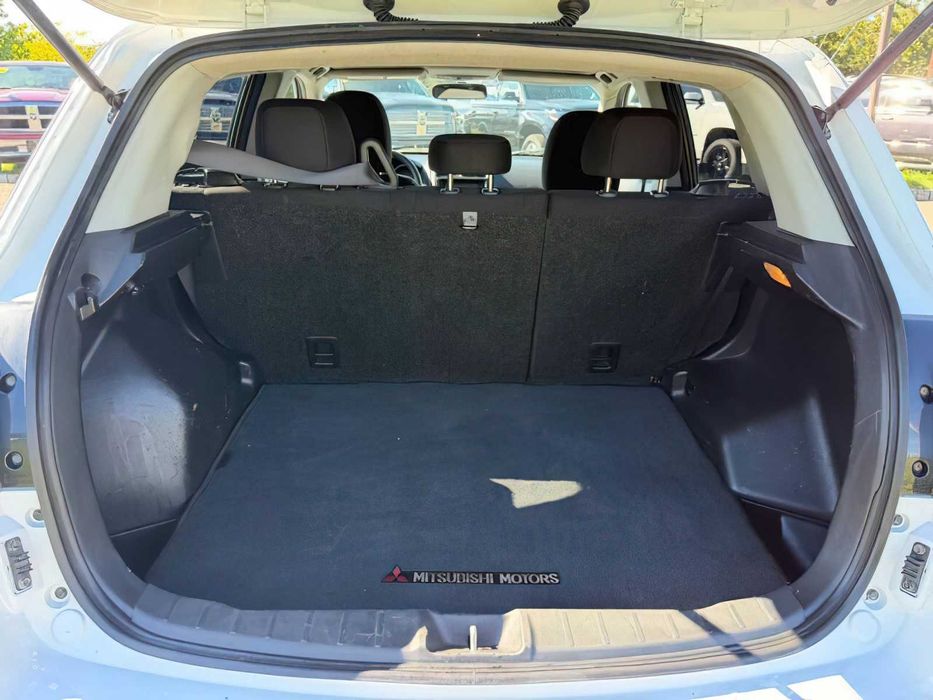 Mitsubishi Outlander      2018