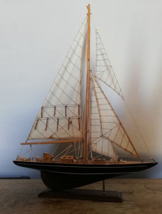 Modelo de iate à vela vintage