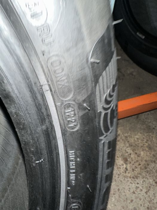 265/50 r19 Michelin run flat