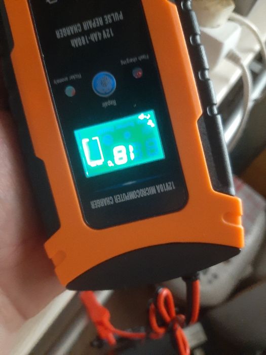 Зарядное  12 V 10 А и 6А для авто и др.