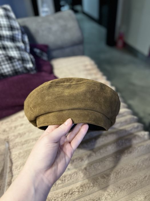 Берет жіночий замшевий