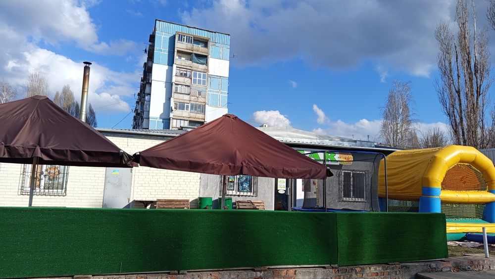 Продам діючий бізнес. Кафе ( фаст-фуд) Oscar з  літнім майданчиком та