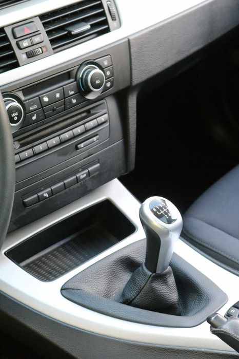 BMW 318d LCI Navigation **Irrepreensível**