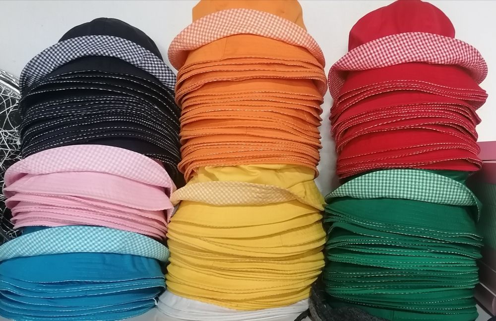 Bibes e Panamás escolares,nomes bordados na loja Gugu Dada, Moscavide