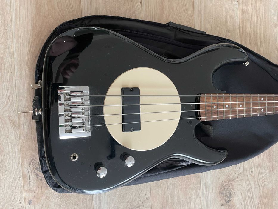 Fleabass Model 32 czarno-biały