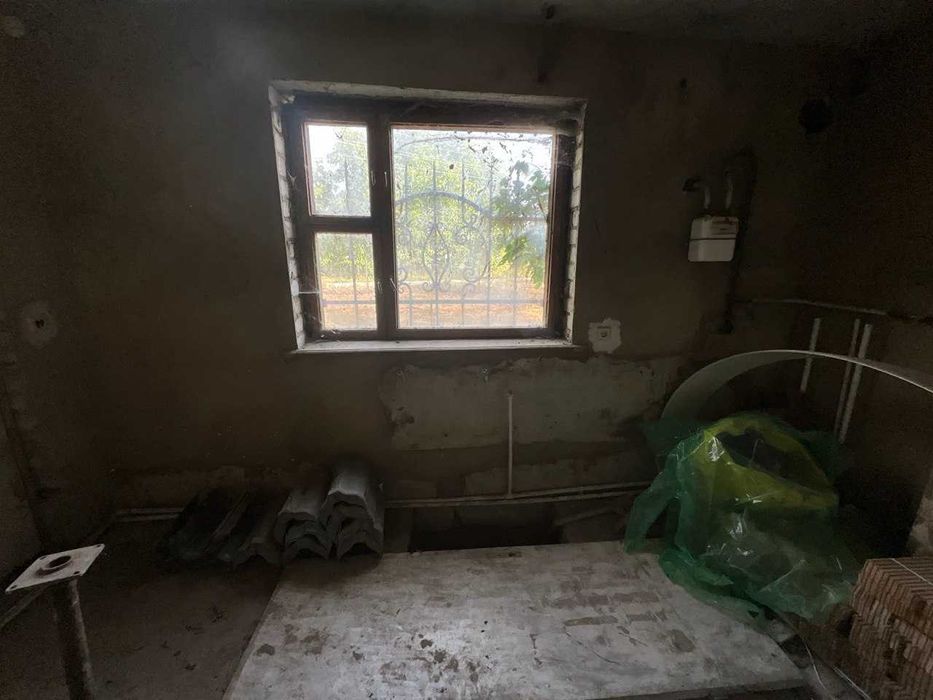 Будинок Крихівці (права сторона) з документами, світло, газ. Земля 4.5сот