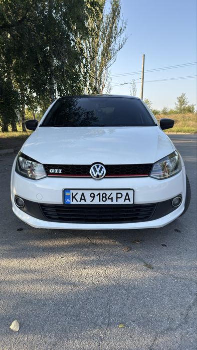 Фольцваген поло 1.6 бензин
