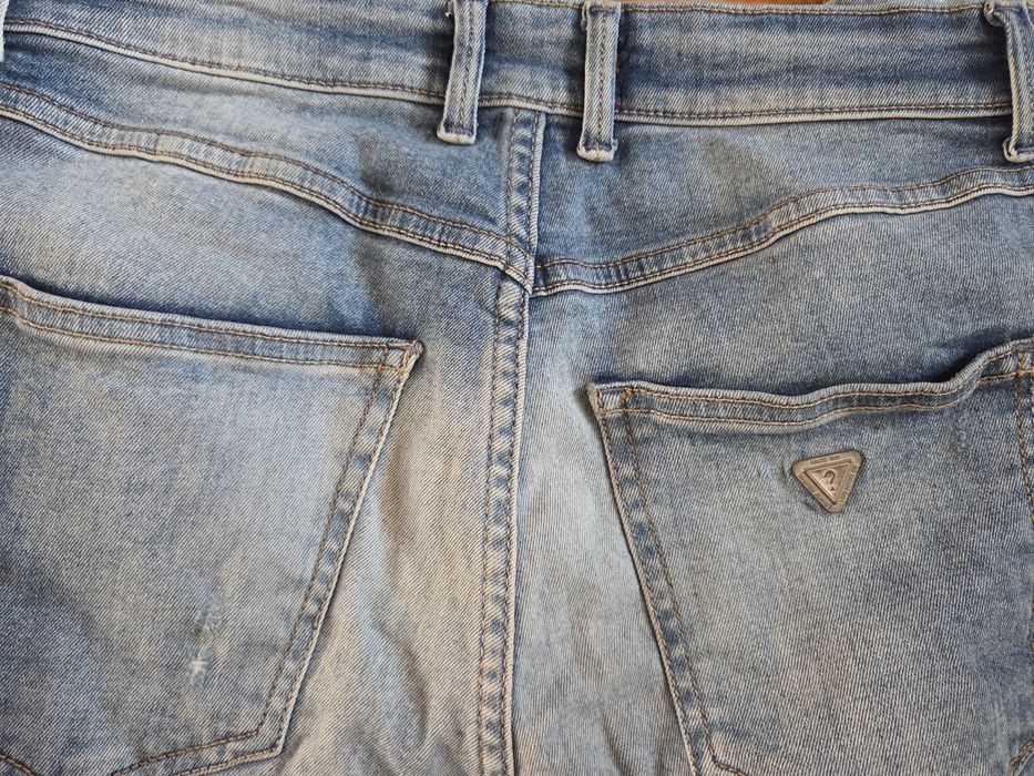 Spodnie jeansowe Guess M