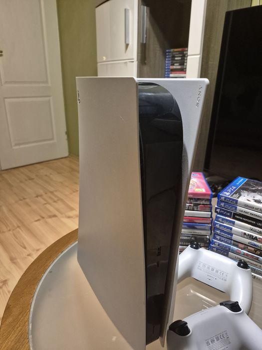 PlayStation 5 Ps5 z napędem. Stan idealny. Pad, gry