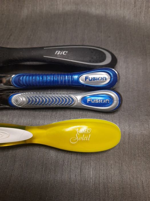 Бритвенні ручки Gillette, Bic