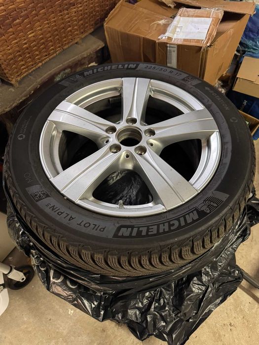 Jantes Mercedes-Benz Originais W206 17" + Michelin Pilot Alpin 5
