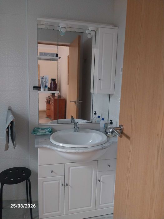Quarto em casa de rés do chão
