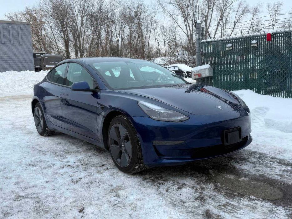 Tesla Model 3 Long Range      2023