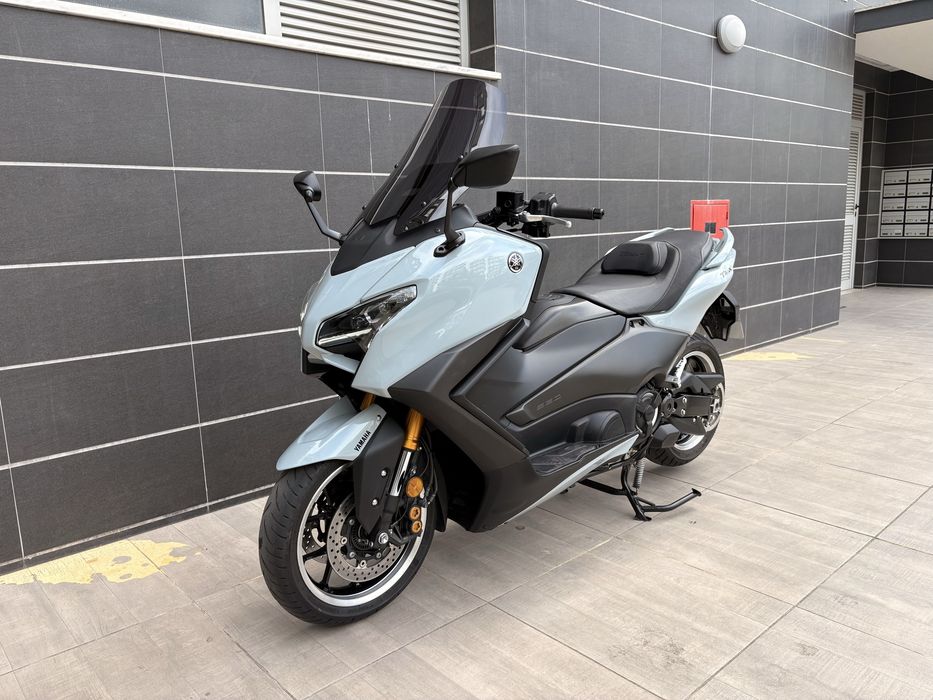 Tmax 560 Tech Max