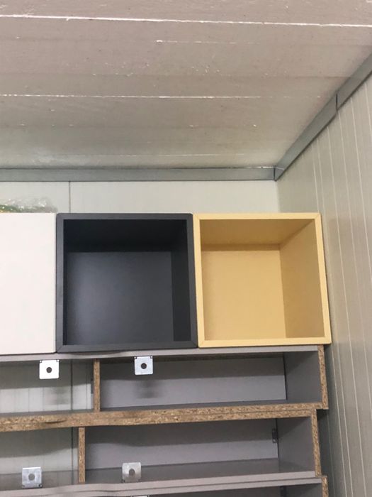 Estante de parede 10€ cada