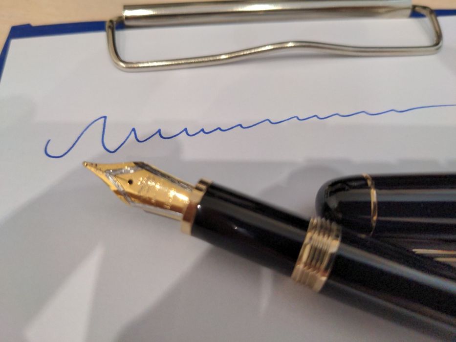 Чорнильна ручка Jinhao 18 XGP