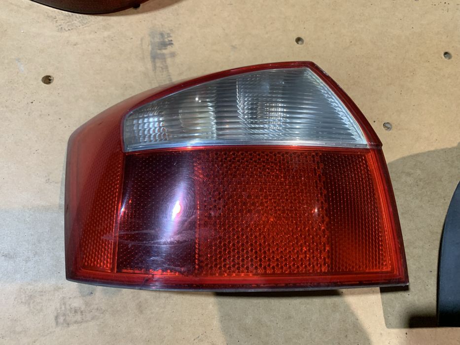 Farolim esquerdo Audi a4 b6