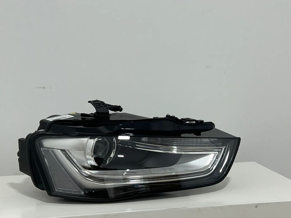 Farol Otica Original Audi A4 B8 Xenon lado Direito