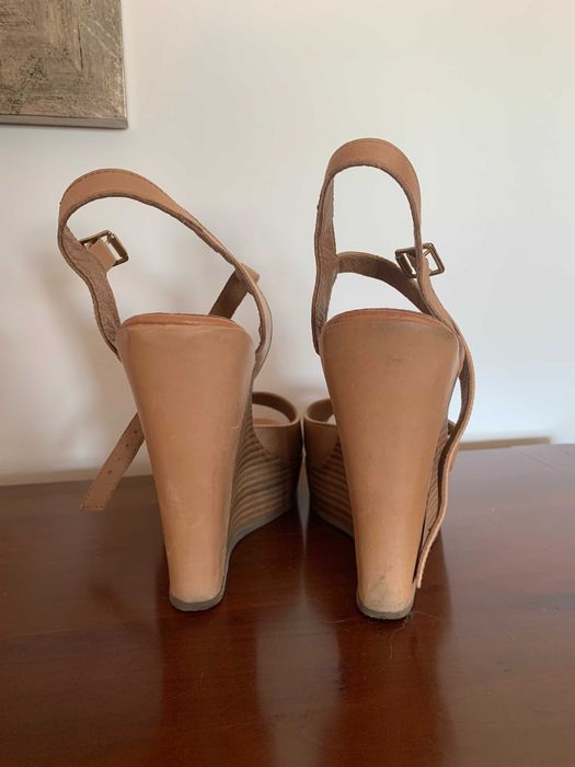 Sandálias de salto alto