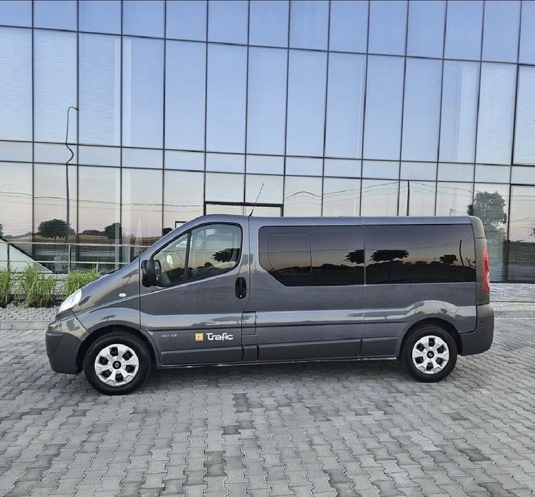 Renault Trafic 2011p