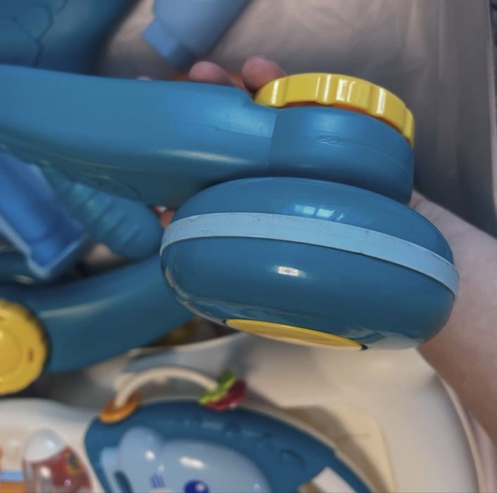 Толокар, веселий бізіборд, розвивающий столик