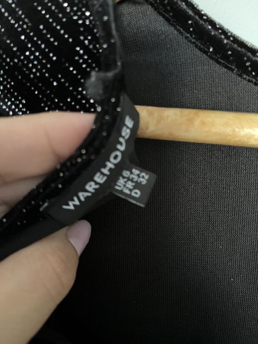 Czarna dopasowana sukienka sylwester karnawal srebrna