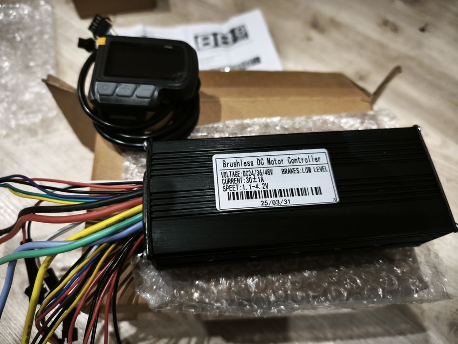 Sterownik 30A +wyświetlacz LCD  24V36V48V60V 250W-1000W-2000W Nowy zes