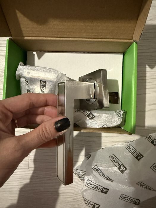 Двері.  Міжкімнатні двері. Вхідні двері