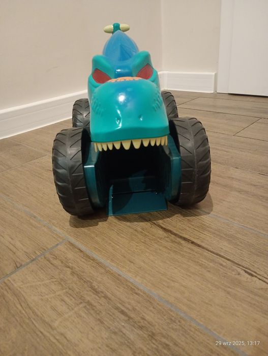 Hot wheels mega wrex