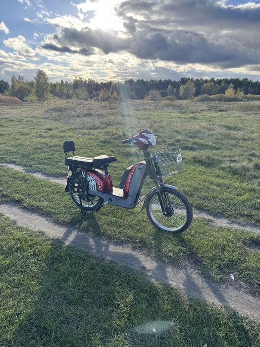 Елктро скутер велоспед збільшена батарея хватає на 100 км