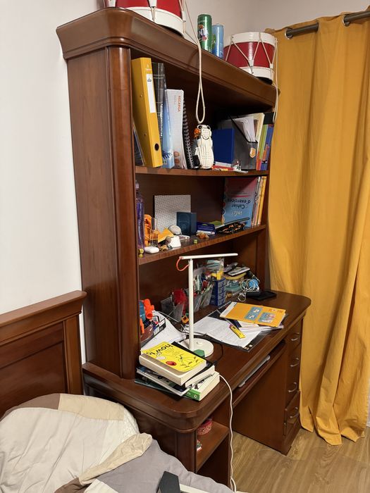 Escrevaninha em cerejeira