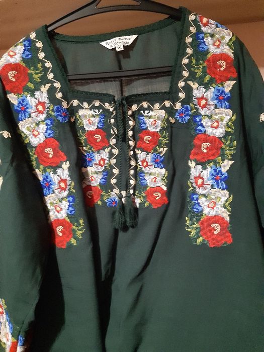 Вишита жіноча блуза