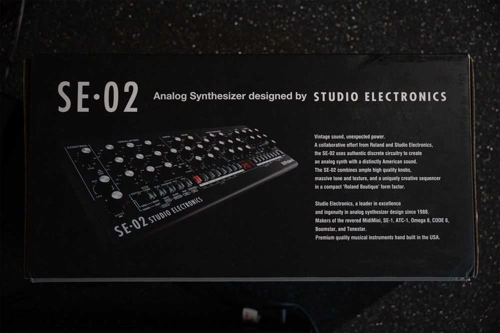 Roland SE-02 syntezator analogowy