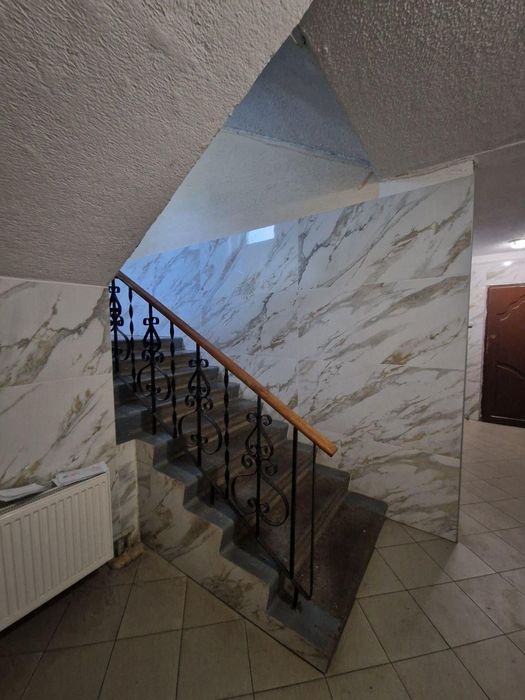 Продам простору 3-кімнатну квартиру на вул. А. Корольова (957-637)