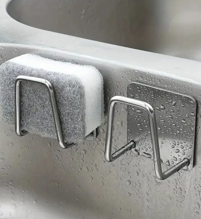 Uchwyty do zlewu na gąbki.