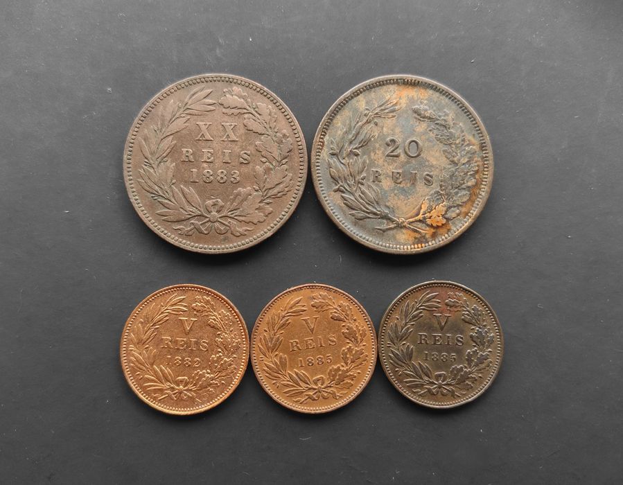 Conjunto 5 Moedas XX reis 1883, 20 Reis 1892, V Reis 1882 e 1885