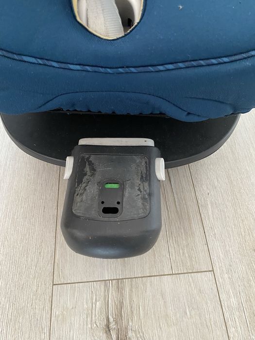 Fotelik samochodowy dla dziecka.