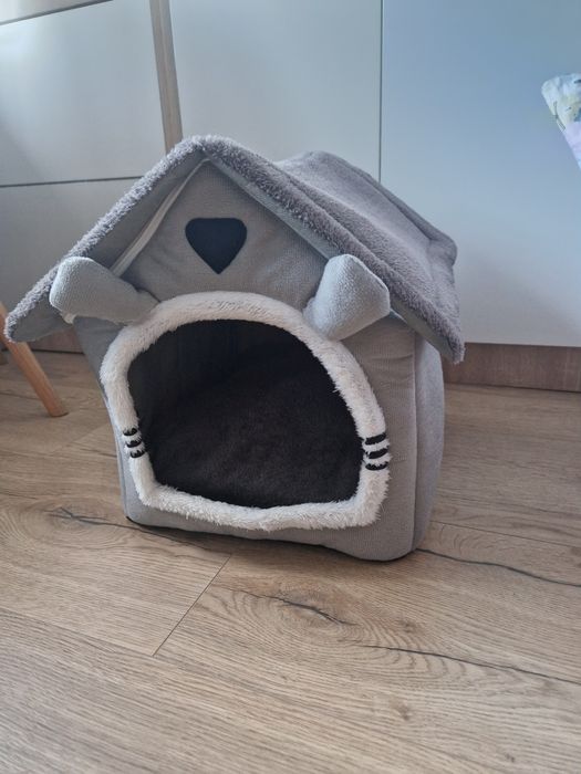 Хатка для собак, котів. Хатинка. Буда