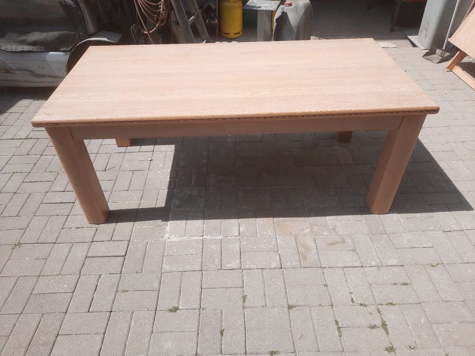 Mesa de jantar em carvalho maciço