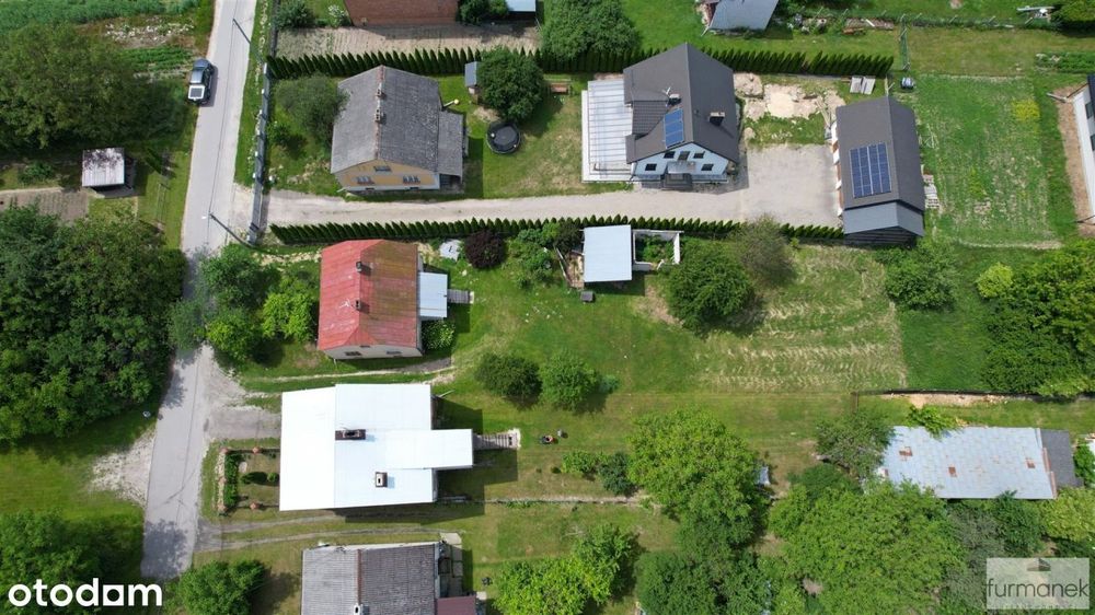 Parterowy dom jednorodzinny w spokojnej okolicy – další