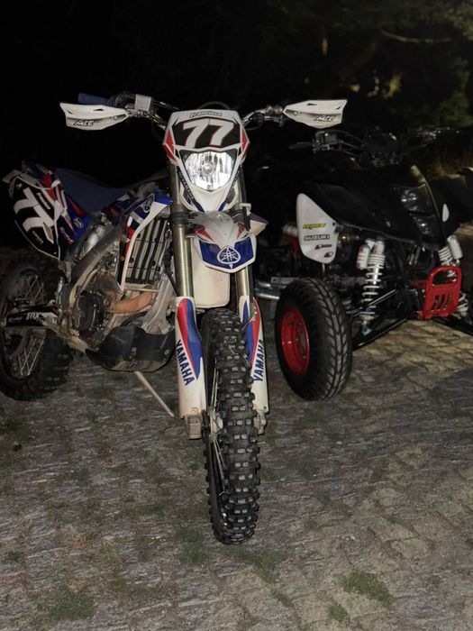 Yamaha wr 450 Matriculada
Arranque elétrico 
Escape fmf
Com luz 2012
