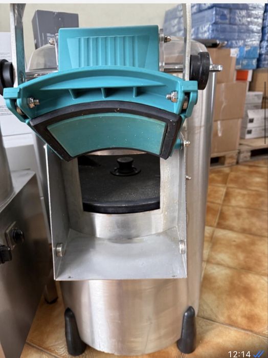 Maquina de descascar batatas 25kg muito nova