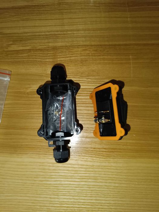 Włącznik prądowy hermetyczny natynkowy