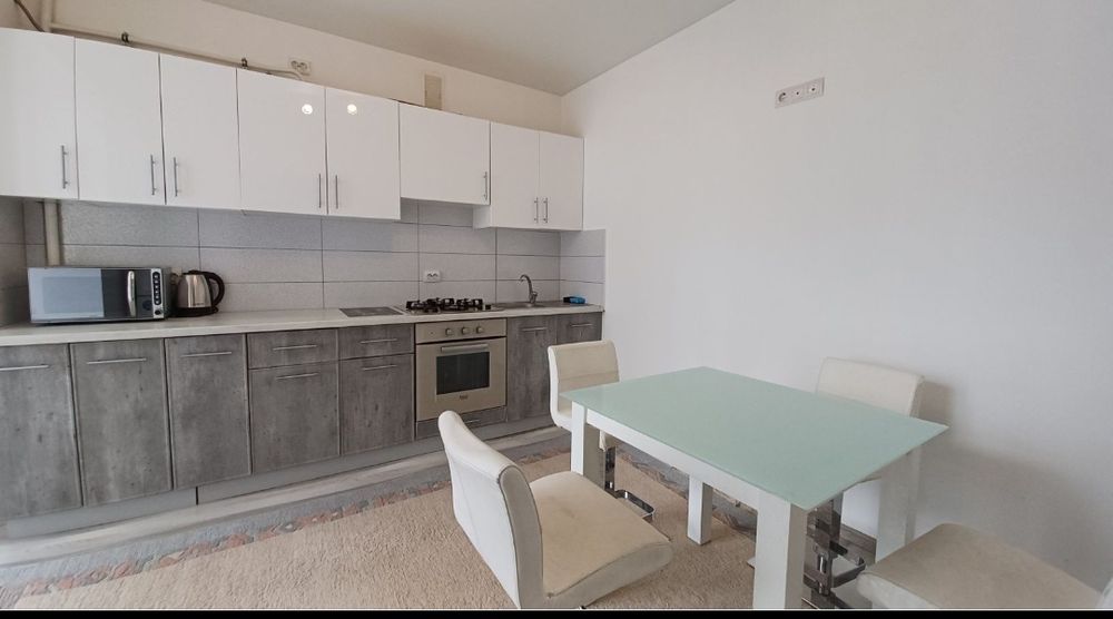 Здається 2х км в центральній частині!!!