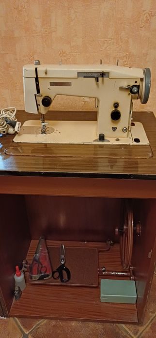 Maszyna do szycia elektryczna